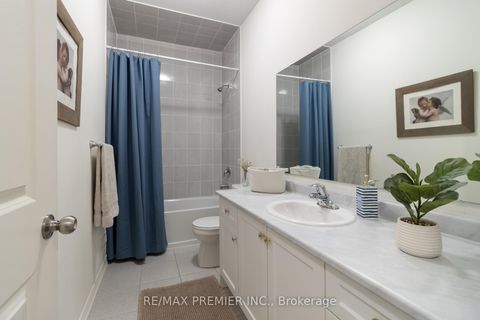 Photo 28 at 28 Holyrood Crescent, Kleinburg, Vaughan