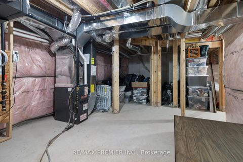 Photo 31 at 28 Holyrood Crescent, Kleinburg, Vaughan