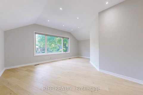 Photo 22 at 8 Elliotwood Court, Windfields, Toronto