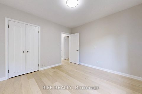 Photo 30 at 8 Elliotwood Court, Windfields, Toronto
