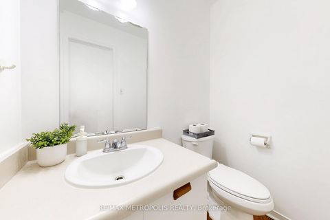 Photo 19 at 55 Garden Drive, Allandale Heights, Barrie