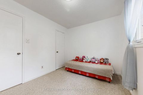 Photo 29 at 55 Garden Drive, Allandale Heights, Barrie