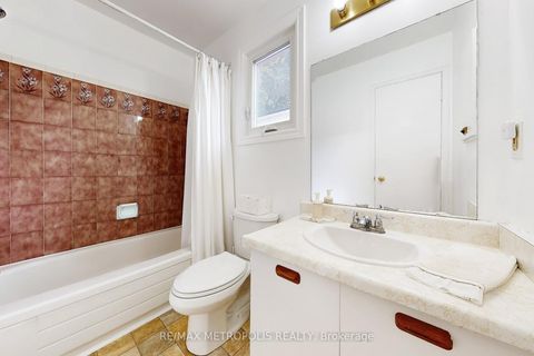 Photo 31 at 55 Garden Drive, Allandale Heights, Barrie