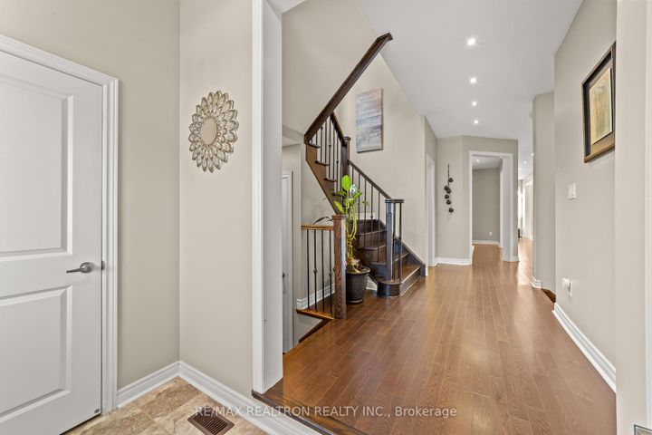 Photo 3 at 175 Barrow Avenue, Bradford, Bradford West Gwillimbury