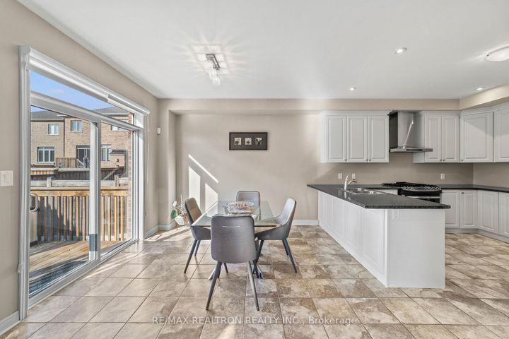 Photo 14 at 175 Barrow Avenue, Bradford, Bradford West Gwillimbury