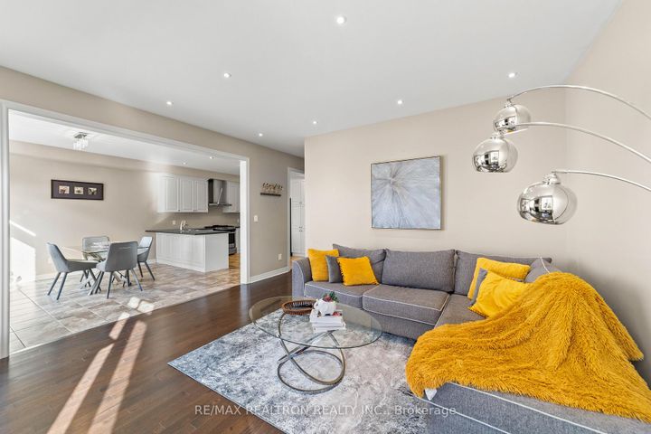 Photo 15 at 175 Barrow Avenue, Bradford, Bradford West Gwillimbury