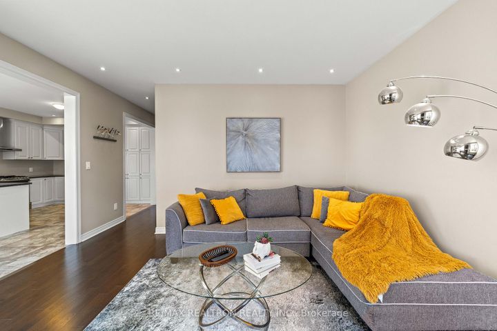 Photo 16 at 175 Barrow Avenue, Bradford, Bradford West Gwillimbury