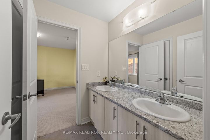 Photo 24 at 175 Barrow Avenue, Bradford, Bradford West Gwillimbury