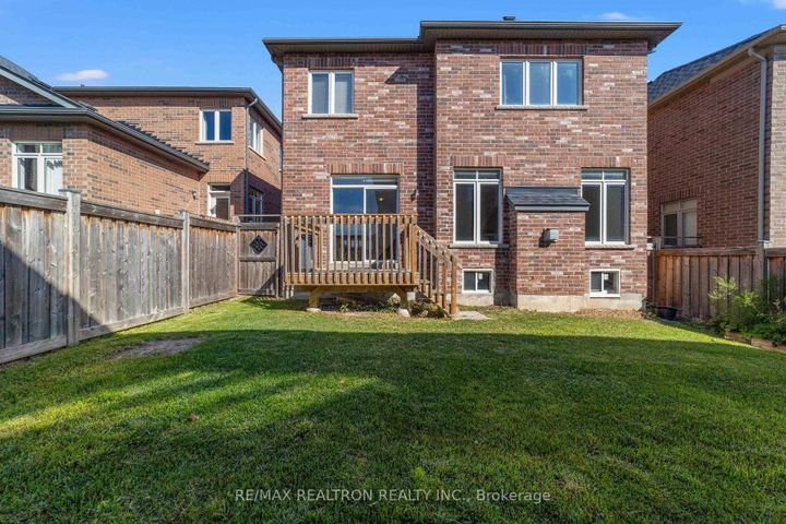 Photo 32 at 175 Barrow Avenue, Bradford, Bradford West Gwillimbury