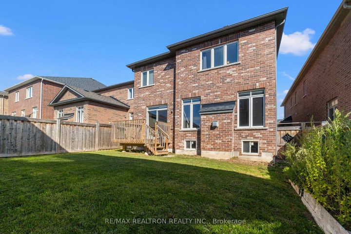 Photo 33 at 175 Barrow Avenue, Bradford, Bradford West Gwillimbury