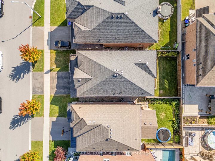 Photo 34 at 175 Barrow Avenue, Bradford, Bradford West Gwillimbury