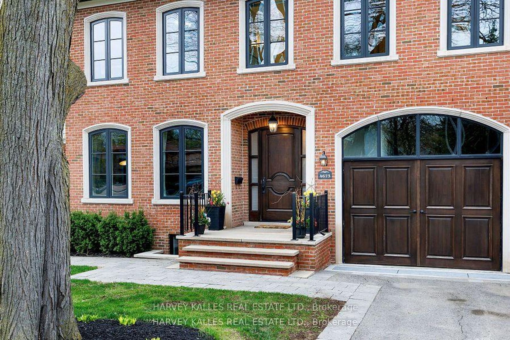 4673 Dundas Street W, Kingsway South, Toronto 