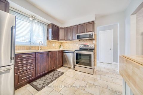 Photo 5 at 111 - 57 Golden Appleway, Donalda, Toronto