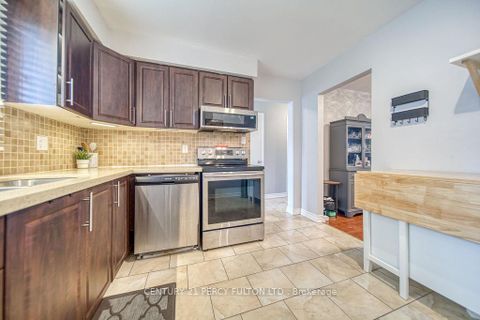 Photo 6 at 111 - 57 Golden Appleway, Donalda, Toronto