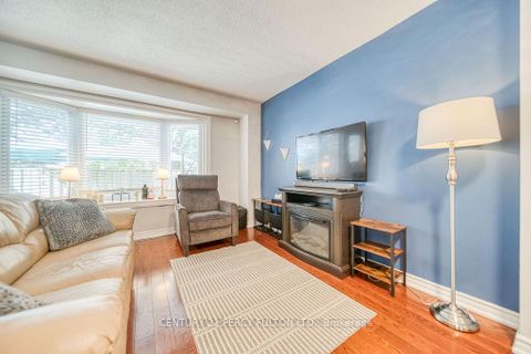 Photo 12 at 111 - 57 Golden Appleway, Donalda, Toronto