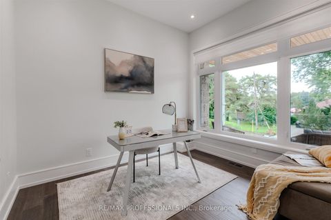 Photo 6 at 4 Dunrobin Drive, Rosethorn, Toronto