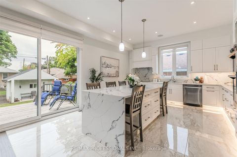 Photo 11 at 4 Dunrobin Drive, Rosethorn, Toronto