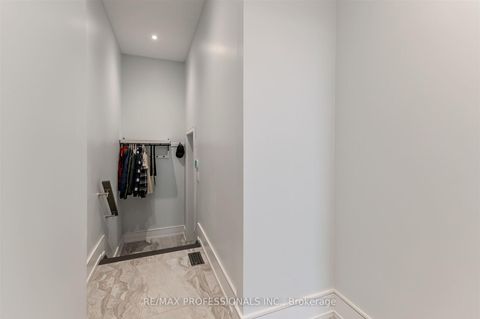 Photo 15 at 4 Dunrobin Drive, Rosethorn, Toronto