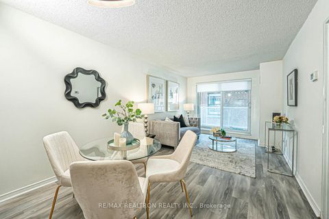 Photo 8 at 318 - 230 King Street E, Moss Park, Toronto