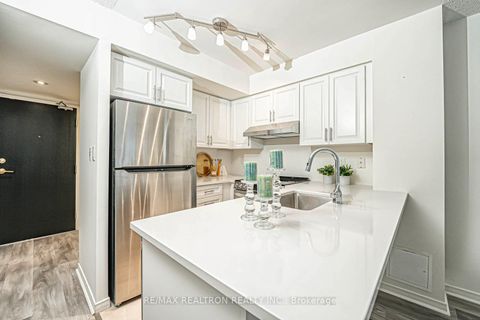 Photo 18 at 318 - 230 King Street E, Moss Park, Toronto