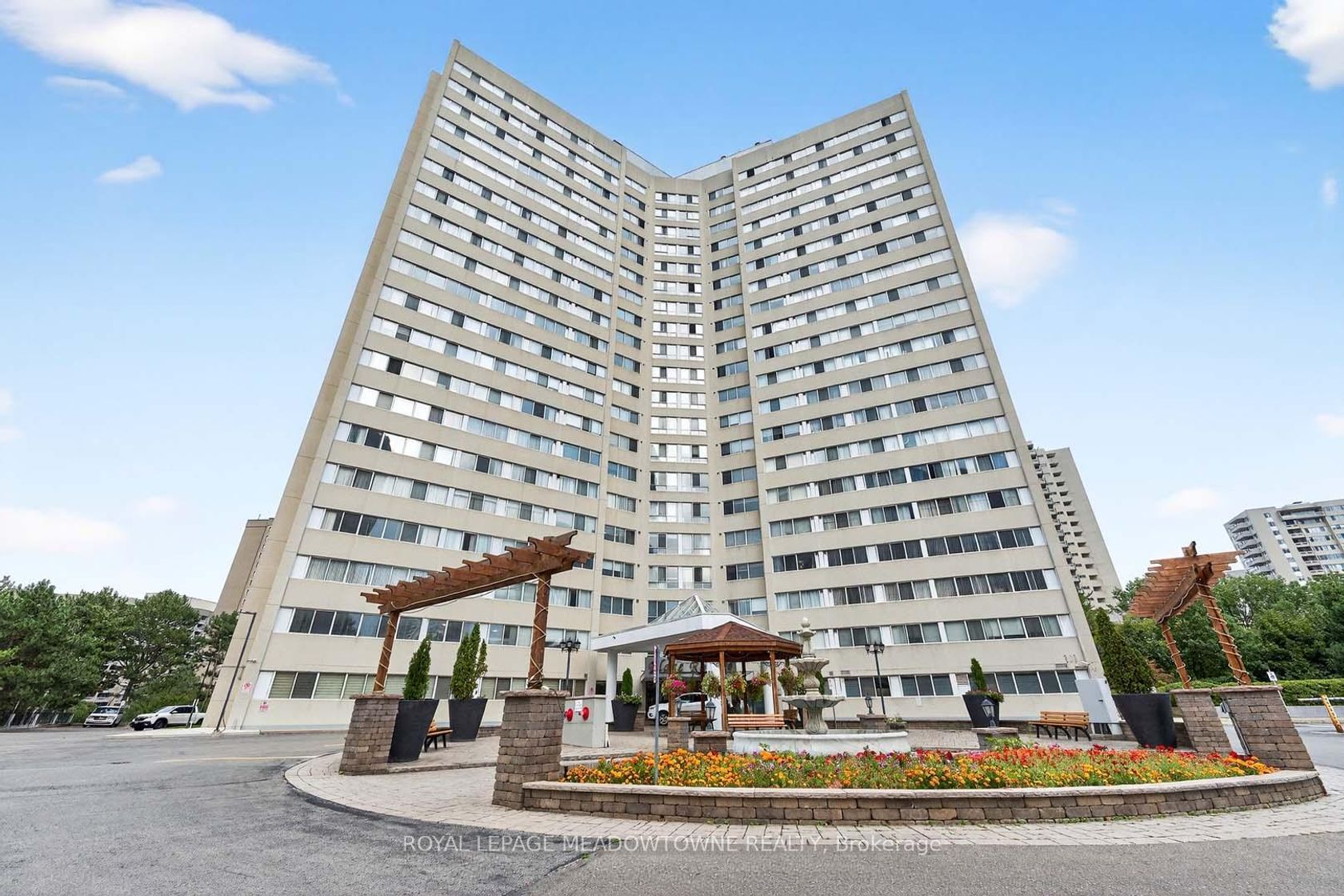 102 - 3695 Kaneff Crescent, Mississauga Valleys, Mississauga 