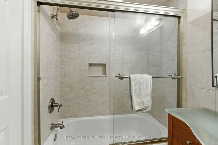 Photo 34 at 24 Meander Close, Carlisle, Hamilton