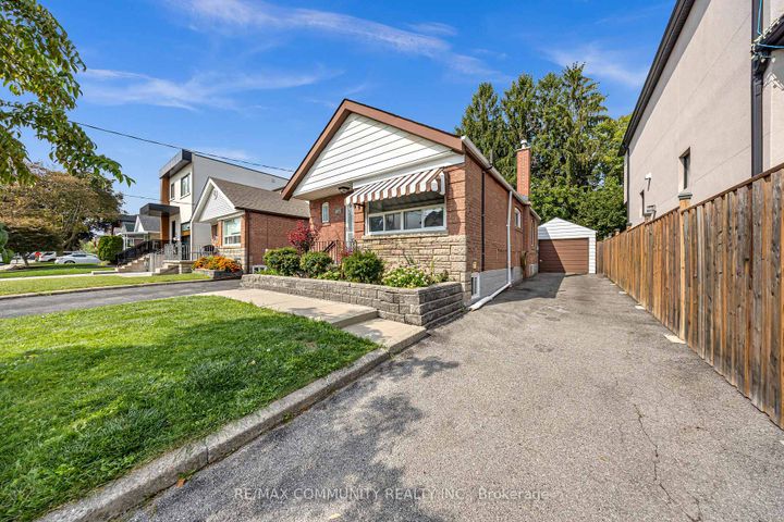 Photo 3 at 50 Joanith Drive, Parkview, Toronto