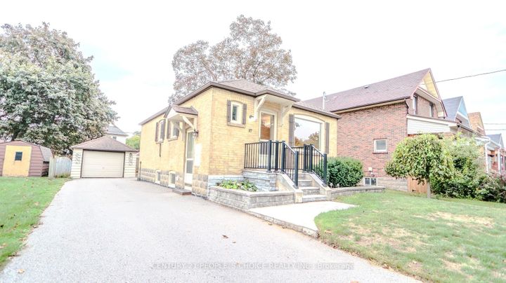 Photo 1 at 97 Arlington Avenue N, O'Neill, Oshawa