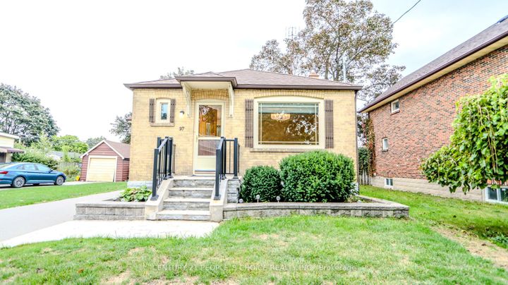 Photo 2 at 97 Arlington Avenue N, O'Neill, Oshawa