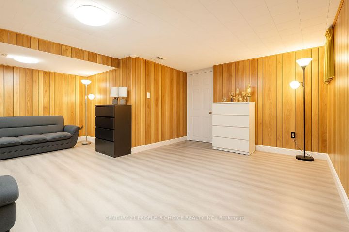 Photo 18 at 97 Arlington Avenue N, O'Neill, Oshawa