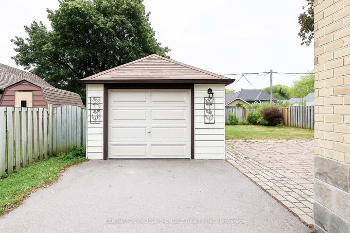 Photo 20 at 97 Arlington Avenue N, O'Neill, Oshawa