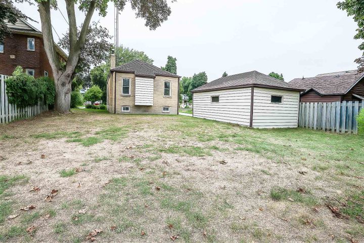 Photo 22 at 97 Arlington Avenue N, O'Neill, Oshawa