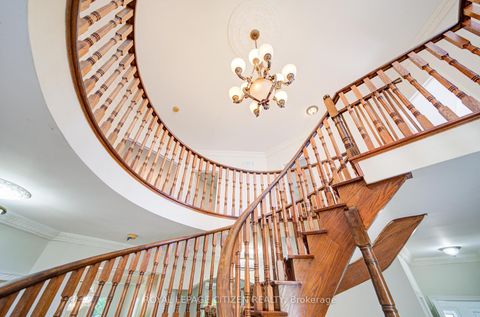 Photo 3 at 180 Kimber Crescent, East Woodbridge, Vaughan