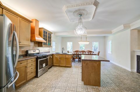 Photo 5 at 180 Kimber Crescent, East Woodbridge, Vaughan