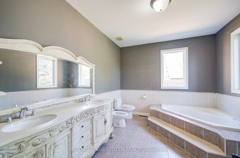 Photo 14 at 180 Kimber Crescent, East Woodbridge, Vaughan