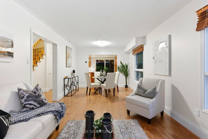 Photo 5 at 2993 Gulfstream Way, Meadowvale, Mississauga