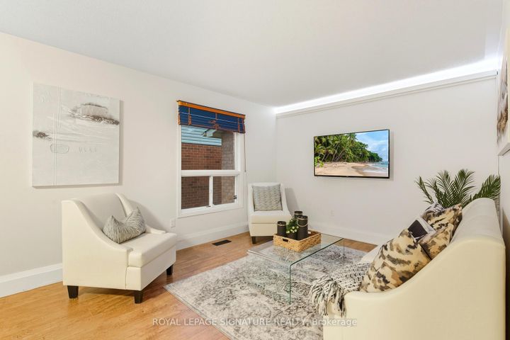 Photo 6 at 2993 Gulfstream Way, Meadowvale, Mississauga