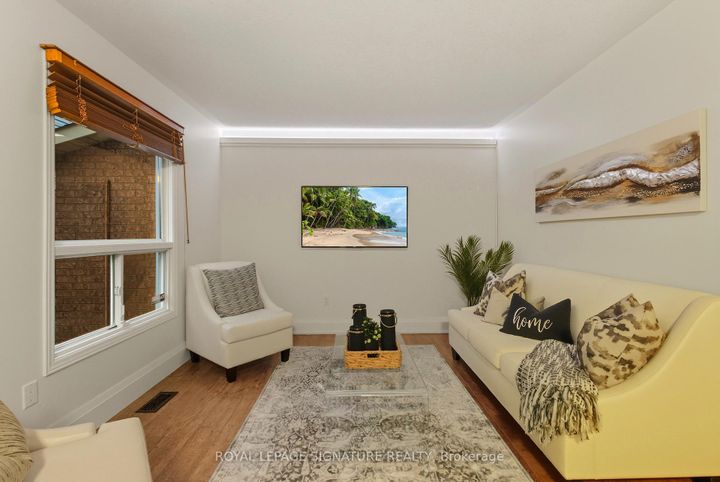 Photo 8 at 2993 Gulfstream Way, Meadowvale, Mississauga