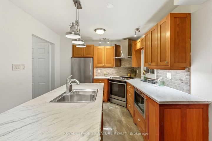 Photo 11 at 2993 Gulfstream Way, Meadowvale, Mississauga