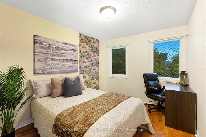 Photo 22 at 2993 Gulfstream Way, Meadowvale, Mississauga