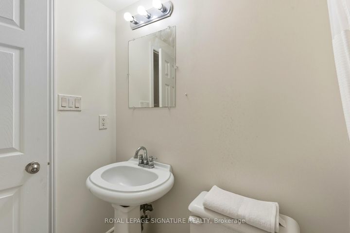 Photo 32 at 2993 Gulfstream Way, Meadowvale, Mississauga