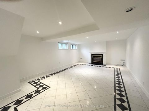 Photo 15 at 323 Elmwood Avenue, Harding, Richmond Hill