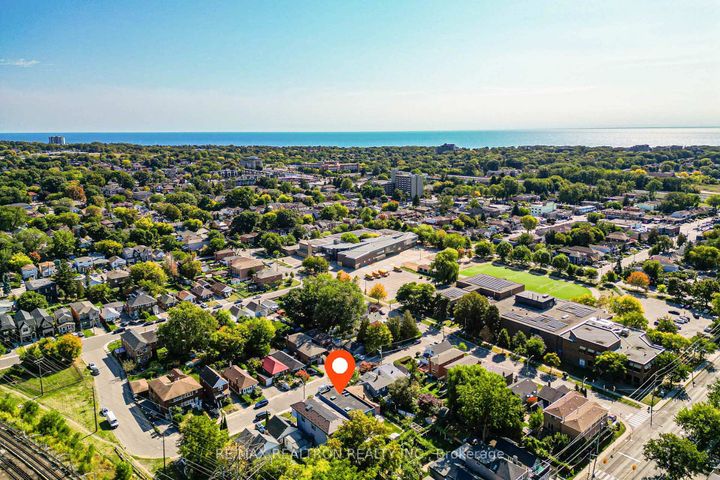 Photo 2 at 94 Wanstead Avenue, Oakridge, Toronto