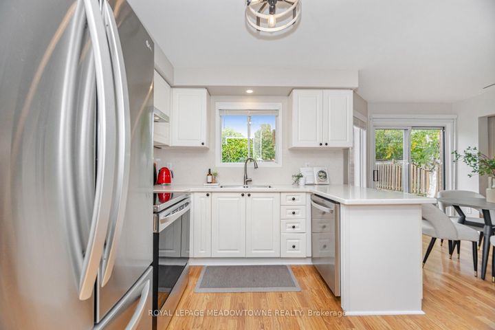 Photo 11 at 33 Harrop Avenue, Georgetown, Halton Hills