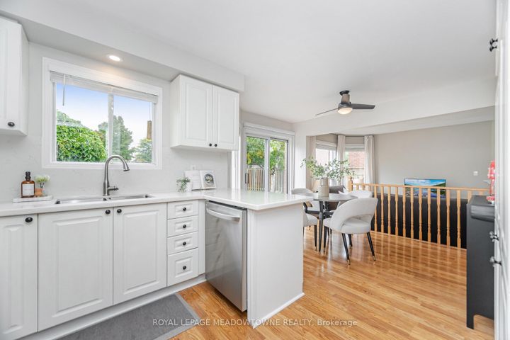 Photo 14 at 33 Harrop Avenue, Georgetown, Halton Hills