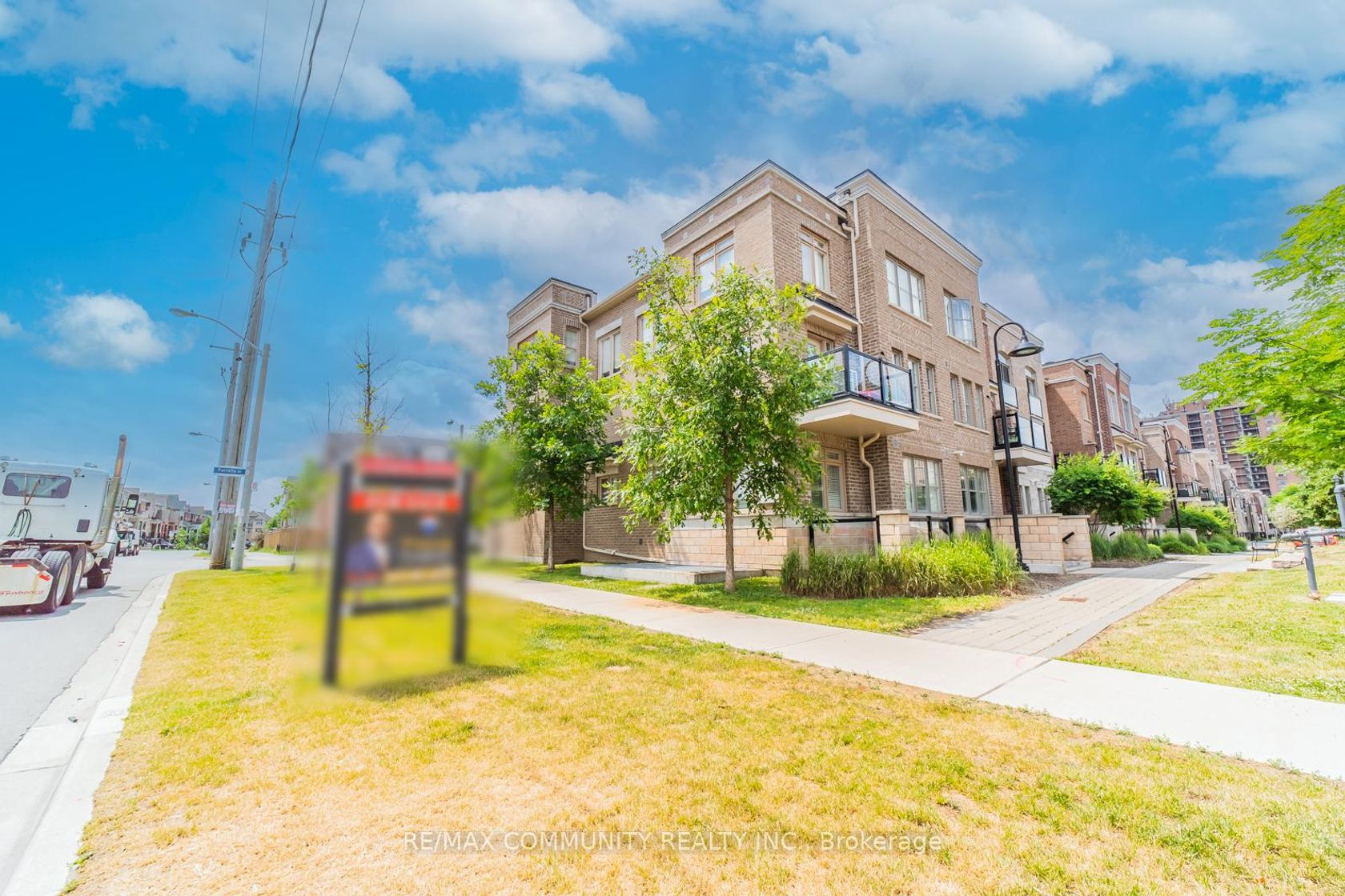 79 - 100 Parrotta Drive, Pelmo Park W5, Toronto 