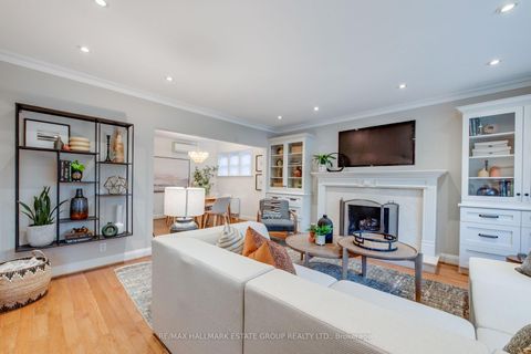 Photo 3 at 25 Flanders Road, Cedarvale, Toronto