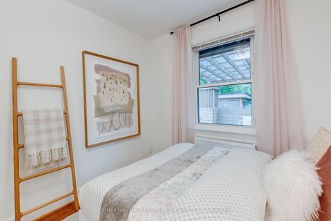 Photo 10 at 25 Flanders Road, Cedarvale, Toronto