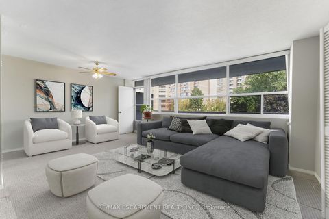 Photo 4 at 305 - 2263 Marine Drive, BR Bronte, Oakville