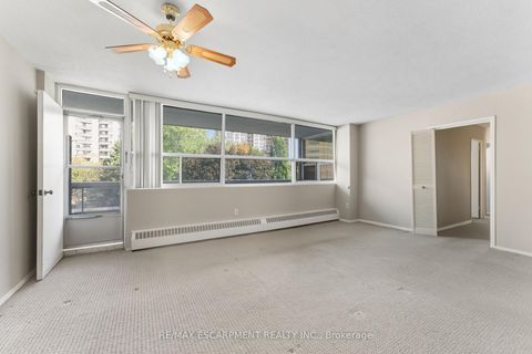 Photo 8 at 305 - 2263 Marine Drive, BR Bronte, Oakville